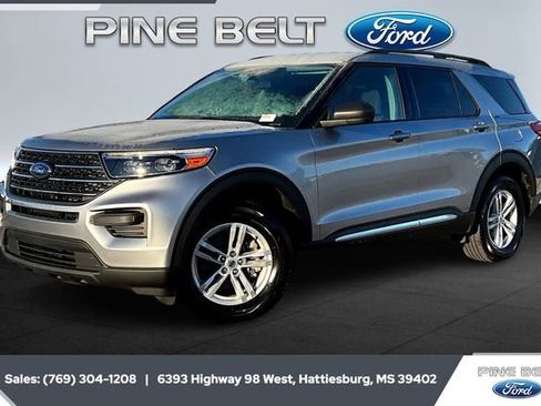 Used 2023 Ford Explorer XLT image 10