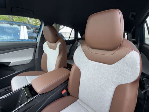 New 2026 Volkswagen ID.4 Pro AWD/4WD image 14