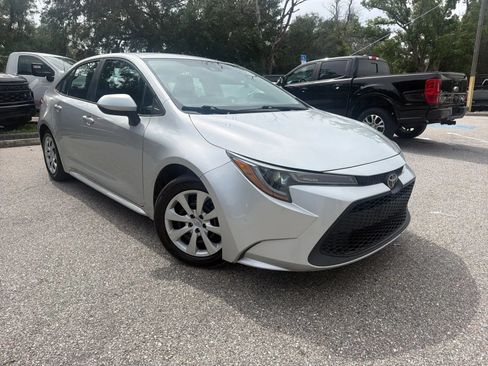 Used 2021 Toyota Corolla LE FWD image 6