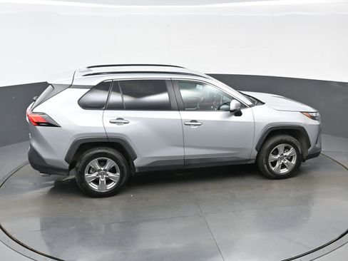 Used 2025 Toyota RAV4 XLE AWD/4WD image 40