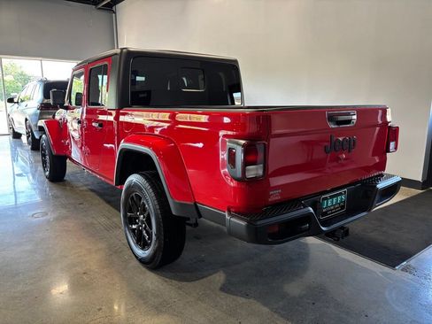 Used 2022 Jeep Gladiator Sport AWD/4WD image 8