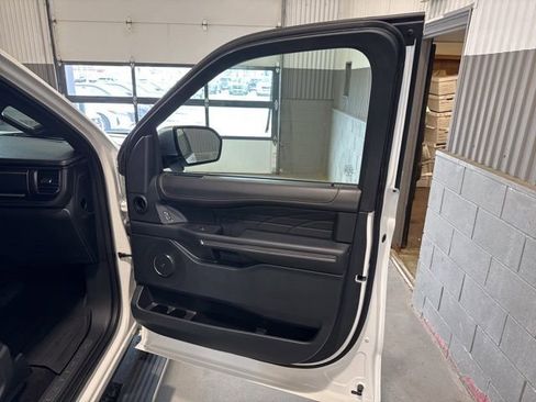 Used 2022 Ford Expedition Max Platinum image 22