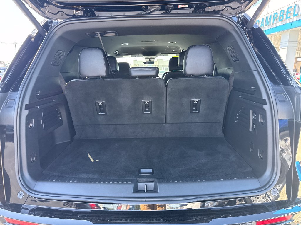 Used 2025 Chevrolet Traverse High Country FWD image 26