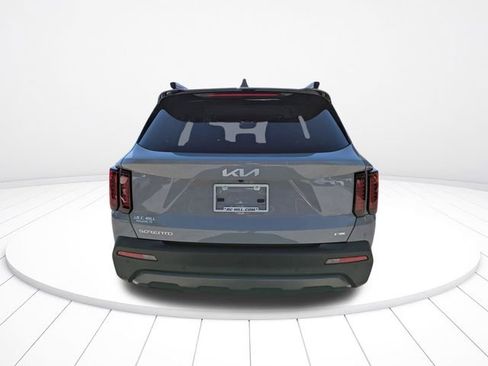 Used 2023 Kia Sorento S AWD/4WD image 5