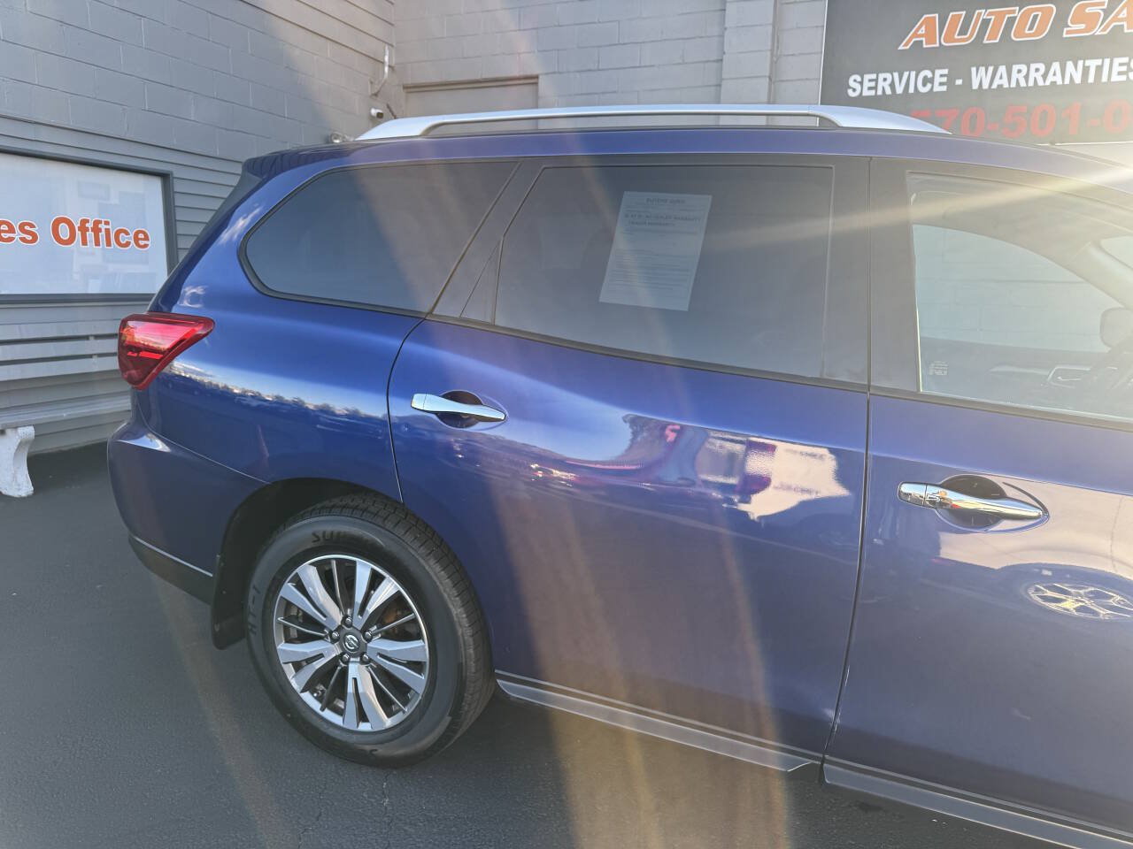 Used 2017 Nissan Pathfinder SV AWD/4WD image 12