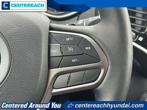 Used 2019 Jeep Cherokee Limited image 20