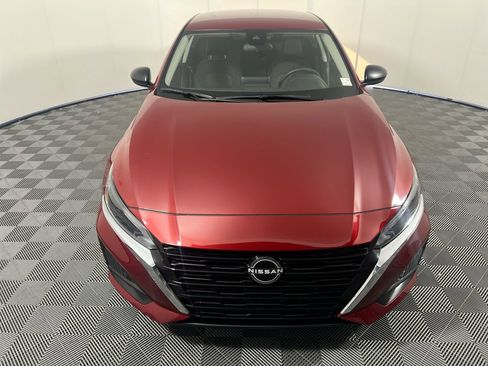 Used 2024 Nissan Altima 2.5 SV FWD image 8