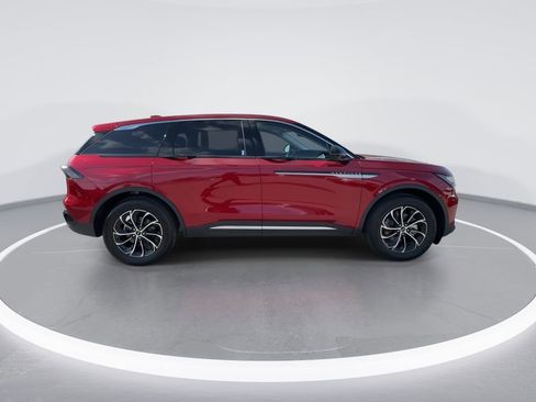 New 2026 Lincoln Nautilus Premier AWD/4WD image 9