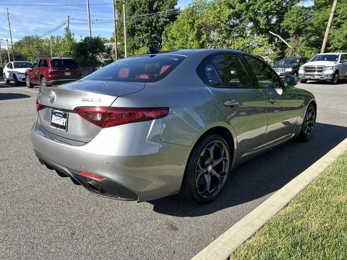 Used 2018 Alfa Romeo Giulia Ti Sport w/ Quick Order Package 22S Sport AWD/4WD image 8