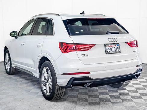 Used 2023 Audi Q3 2.0T Premium w/ Convenience Package image 2