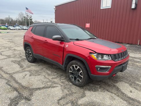Used 2019 Jeep Compass Trailhawk image 2