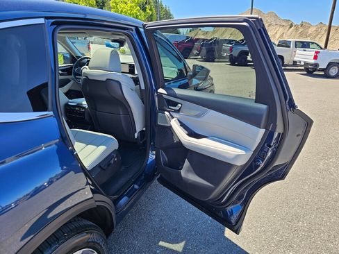 Used 2025 Acura MDX SH-AWD w/ Technology Package image 29