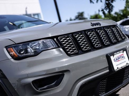 Used 2019 Jeep Grand Cherokee Altitude AWD/4WD image 13