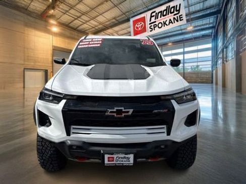 Used 2025 Chevrolet Colorado ZR2 w/ Midnight Edition image 2