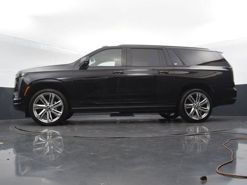 Certified 2025 Cadillac Escalade ESV Sport w/ Touring Package image 53