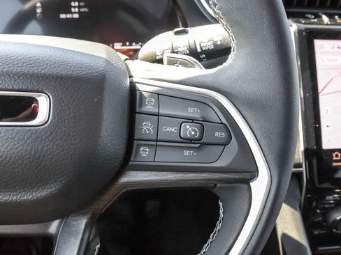 New 2025 Jeep Grand Cherokee Limited w/ Black Appearance Package image 26