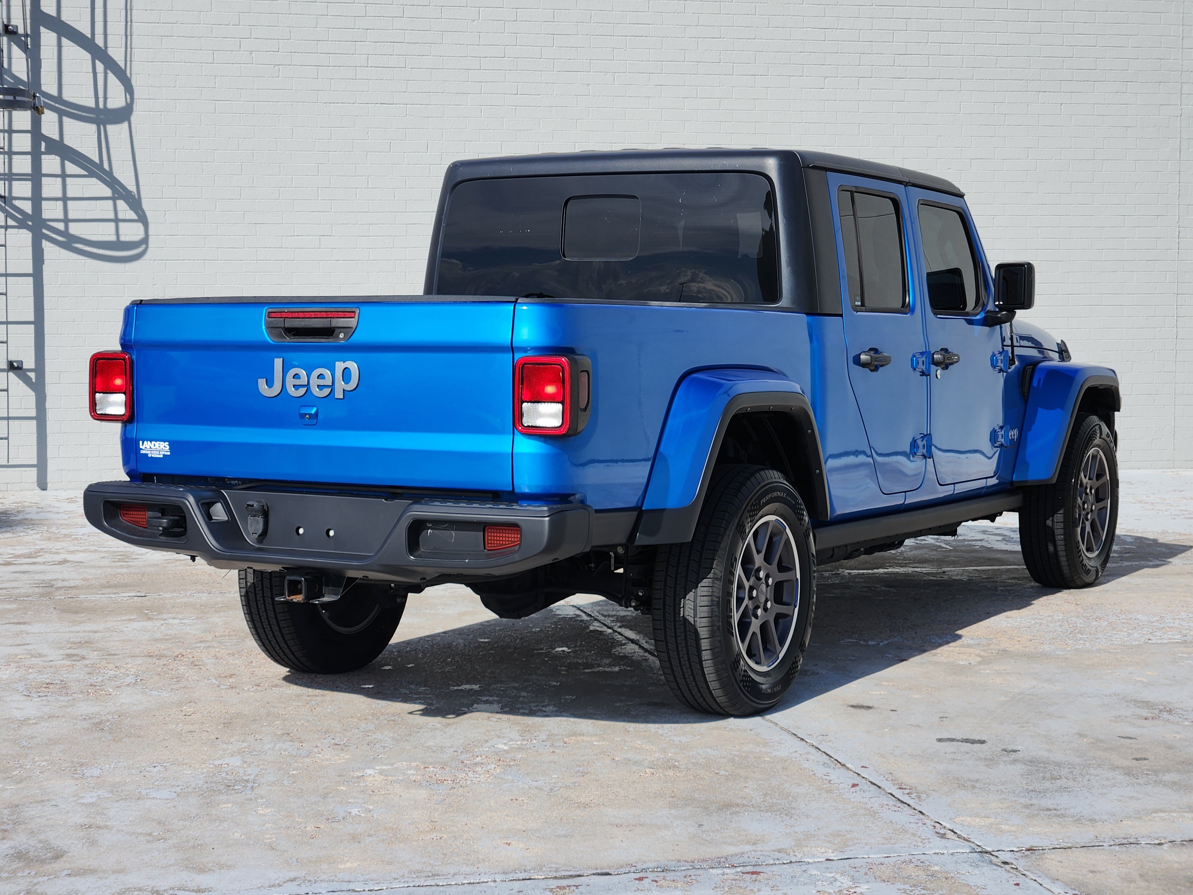Used 2022 Jeep Gladiator Overland w/ Popular Equipment Package AWD/4WD image 8