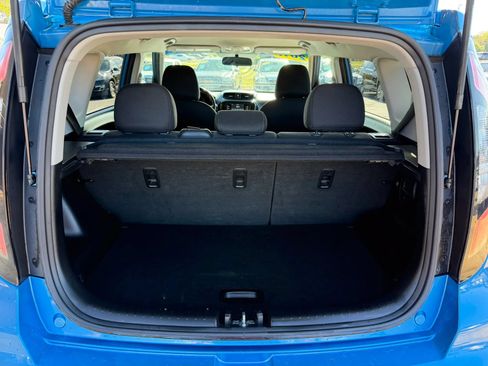 Used 2017 Kia Soul + w/ Designer's Package FWD image 25