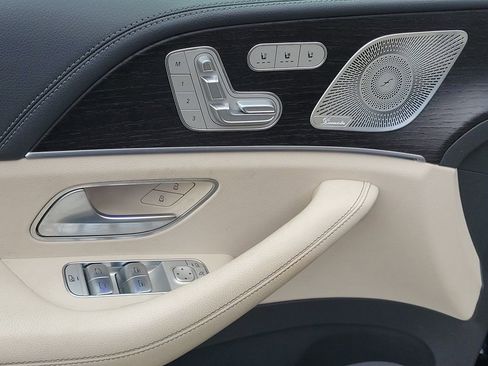 Used 2020 Mercedes-Benz GLS 450 GLS 450 w/ Convenience Package image 22