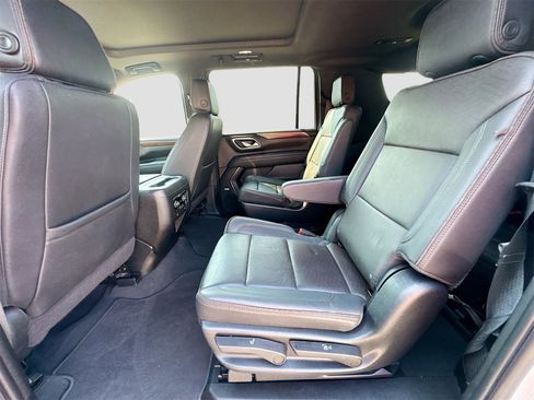 Used 2023 Chevrolet Suburban High Country w/ Premium Package image 25