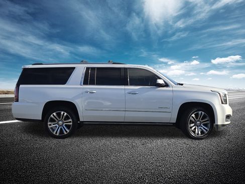 Used 2019 GMC Yukon XL Denali w/ Denali Ultimate Package image 24