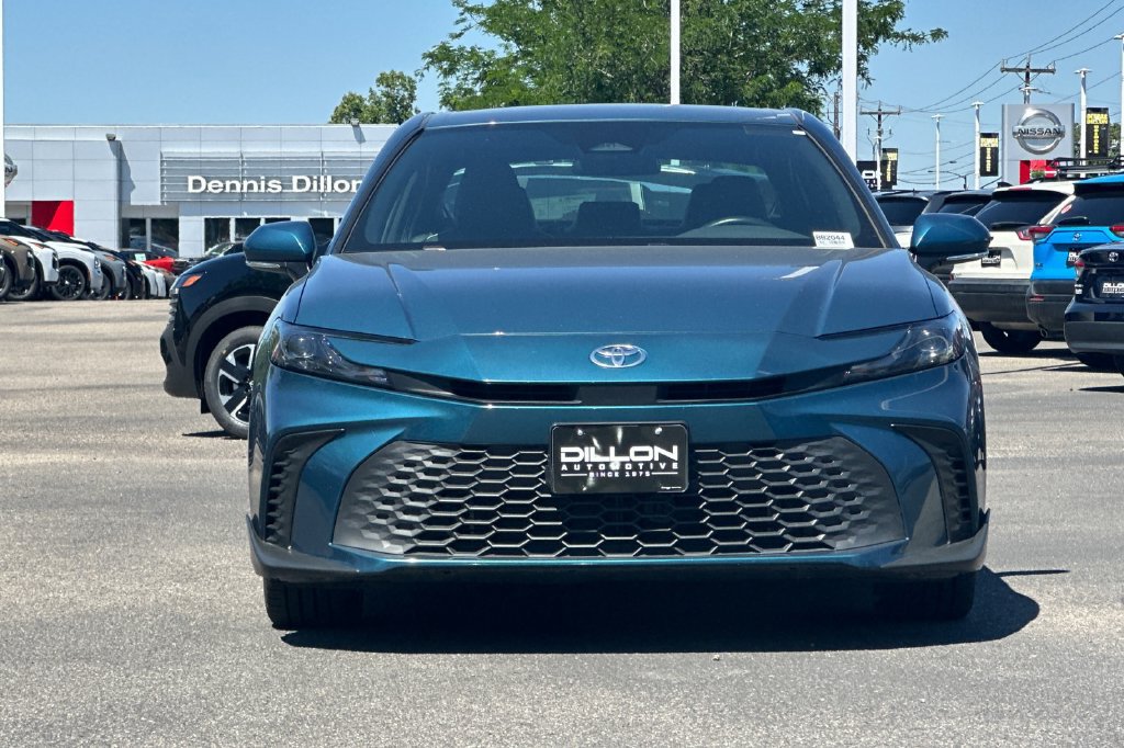 Used 2025 Toyota Camry SE FWD image 12