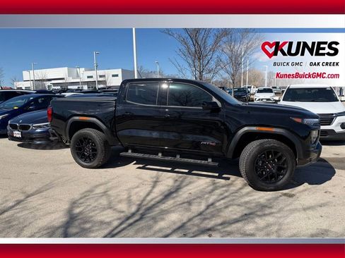 Used 2025 GMC Canyon AT4 image 4