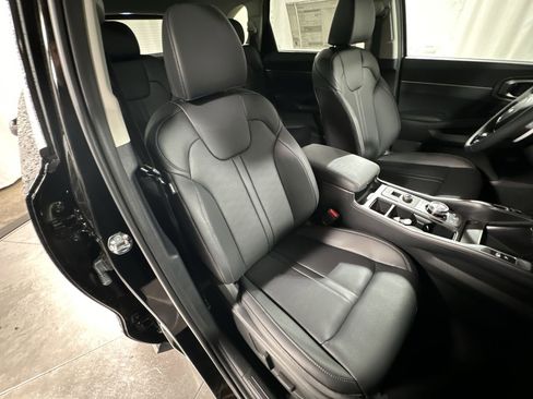 Certified 2025 Kia Sorento EX w/ EX Panoramic Sunroof Package AWD/4WD image 57