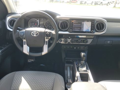 Used 2023 Toyota Tacoma SR5 AWD/4WD image 9