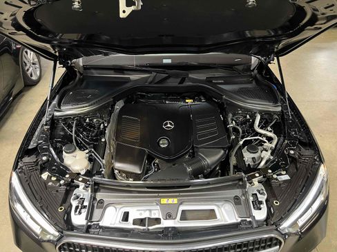 Used 2023 Mercedes-Benz GLC 300 4MATIC w/ Exclusive Trim Package image 26