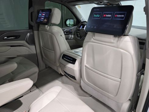Used 2022 Cadillac Escalade Sport Platinum RWD image 26