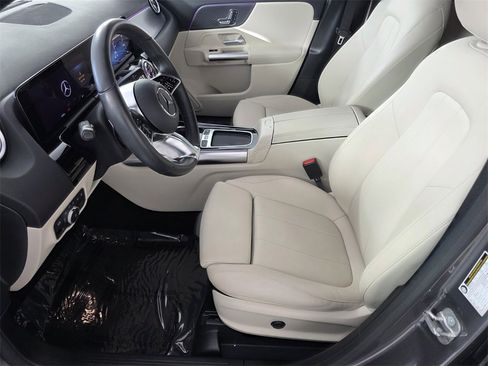 Certified 2025 Mercedes-Benz GLA 250 image 9