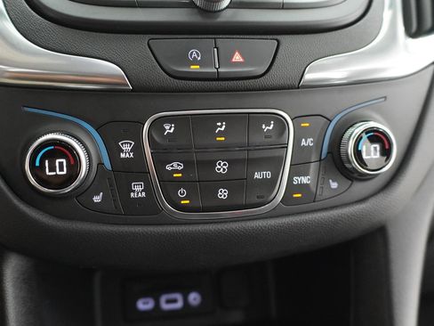 Used 2022 Chevrolet Equinox LT FWD image 24