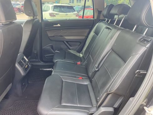 Used 2023 Volkswagen Atlas SEL R-Line AWD/4WD image 13