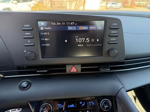 Used 2025 Hyundai Elantra Sport image 5