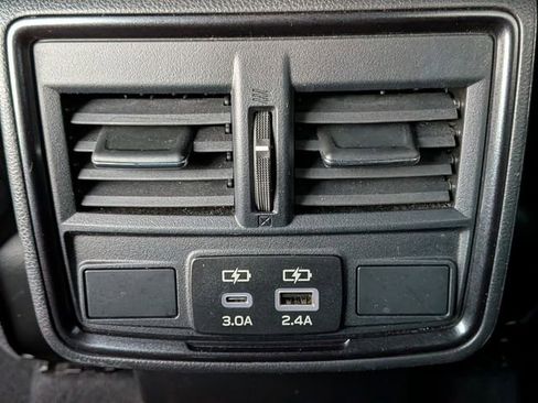 Used 2025 Subaru Forester Limited AWD/4WD image 29