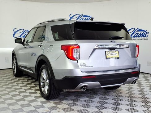 Used 2023 Ford Explorer Limited w/ Equipment Group 301A RWD image 2
