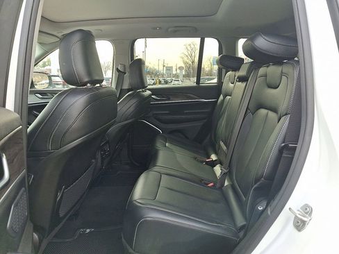 Used 2023 Jeep Grand Cherokee 4WD 4xe image 11