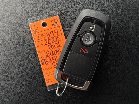 Used 2023 Ford Edge SEL image 42