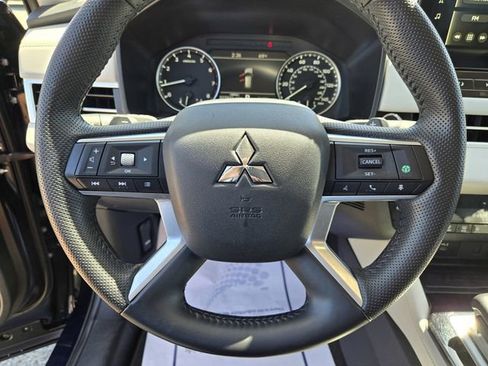Used 2025 Mitsubishi Outlander SE image 26