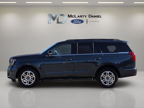 Used 2025 Ford Expedition Active AWD/4WD image 3