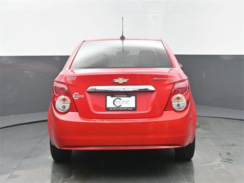 Used 2016 Chevrolet Sonic LT image 5