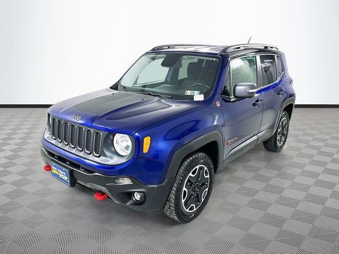 Used 2016 Jeep Renegade Trailhawk image 3