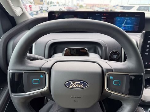 Certified 2025 Ford Expedition Active AWD/4WD image 27