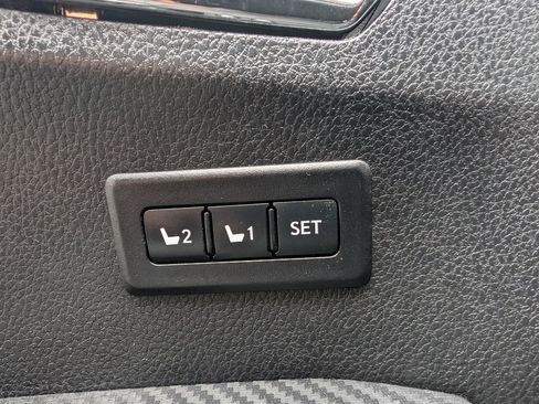 Used 2015 Toyota RAV4 Limited w/ Technology Package AWD/4WD image 16