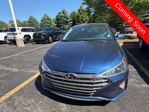Used 2019 Hyundai Elantra SE FWD image 2