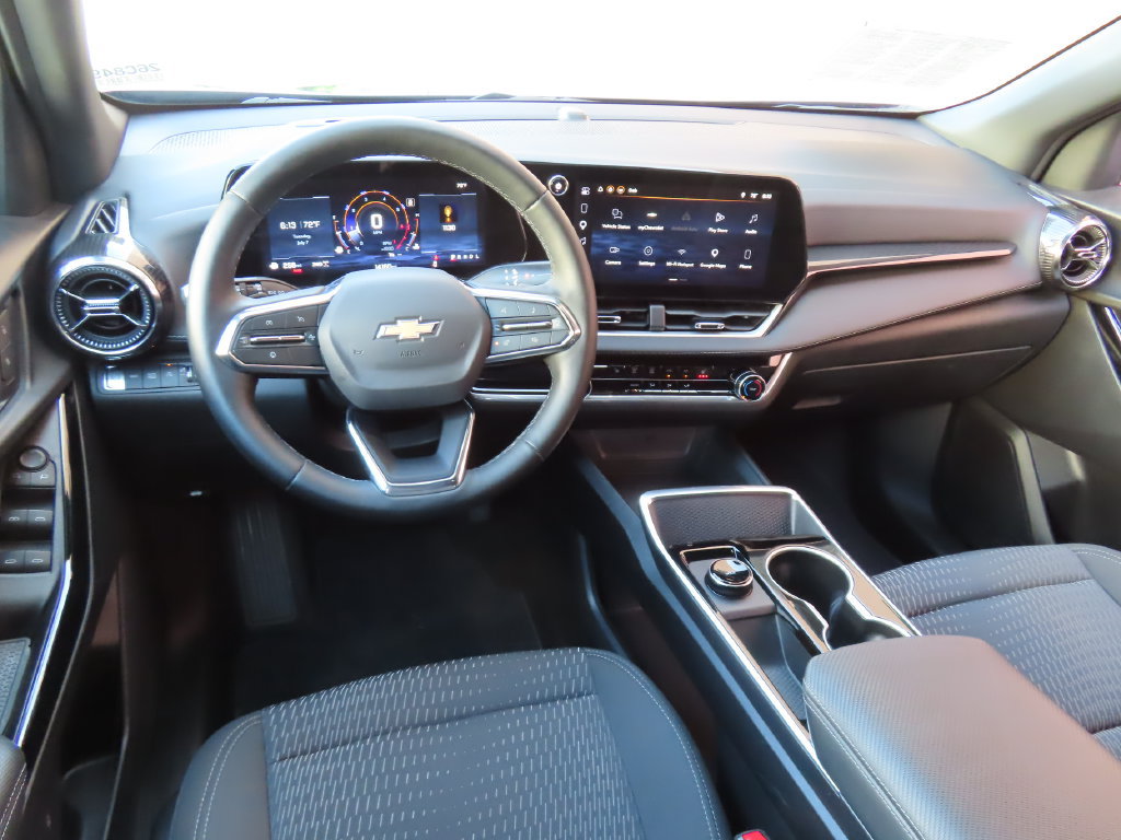 Used 2026 Chevrolet Equinox LT w/ Safety and Technology Package AWD/4WD image 4