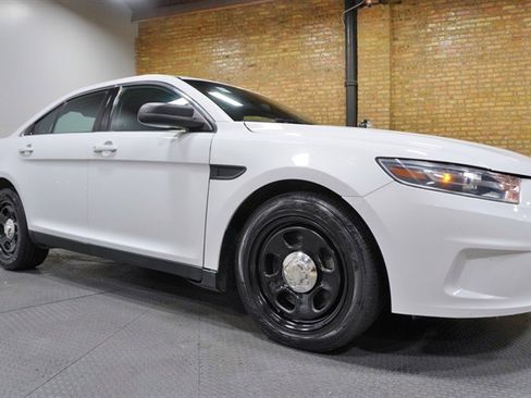 Used 2018 Ford Taurus Police Interceptor AWD image 8