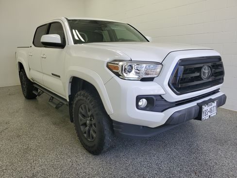 Used 2023 Toyota Tacoma SR5 RWD image 4