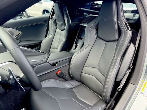 Used 2023 Chevrolet Corvette Stingray Preferred Cpe w/ Z51 Performance Package image 17